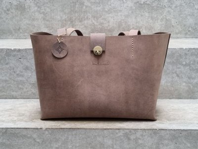 galerie/001 Taschen/010 Yamina/resized/album_image_small.jpg